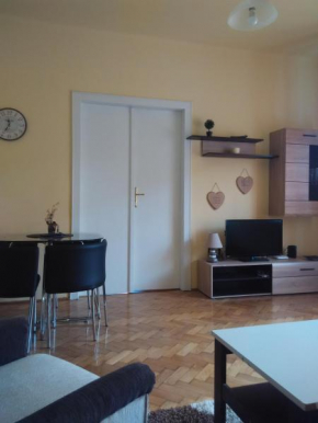 Отель Anna Apartman, Печ